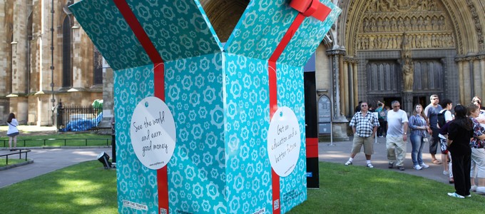 2012-07-27_ILO_Olympics_GIFTBOX